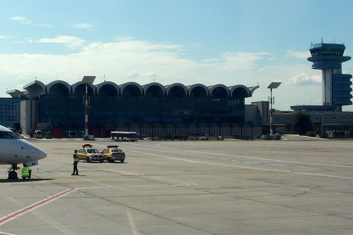 Bucharest Otopeni airport, ten minutes from Therme